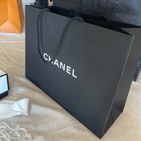 Chanel bag - Picture 2 of 3